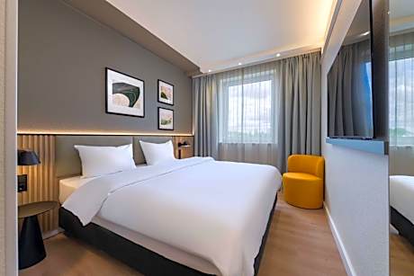 Superior Twin Room with City View
