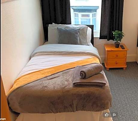 Standard Single Room with Shared Bathroom