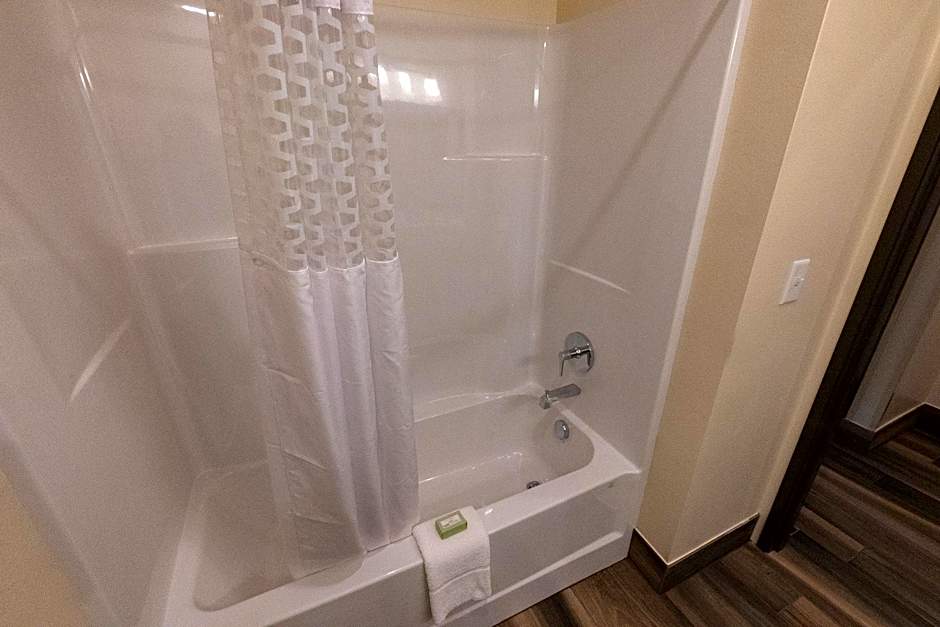 Cobblestone Inn and Suites Sheldon