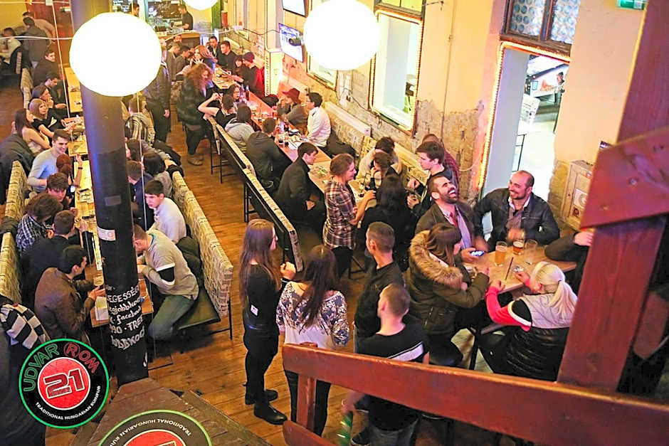 Budapest Party Hostel at Udvarom