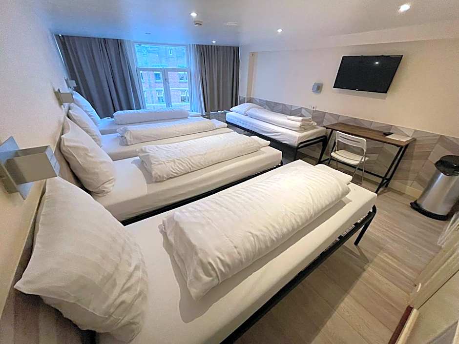 Budget Hotel Damrak Inn