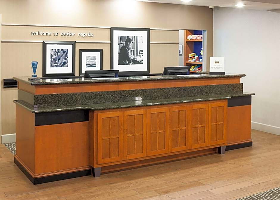 Hampton Inn By Hilton And Suites Cedar Rapids North
