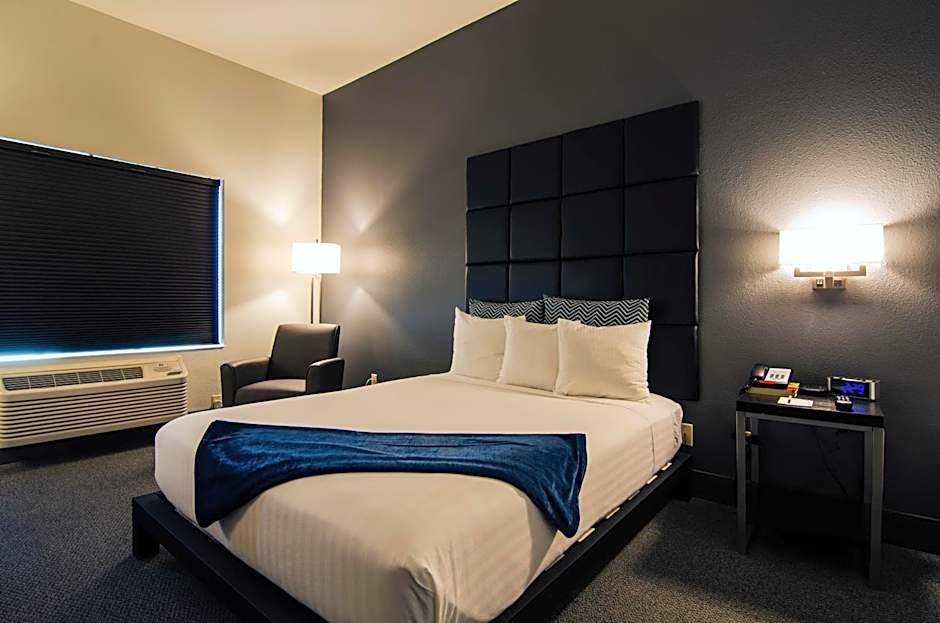 Wood River Inn & Suite