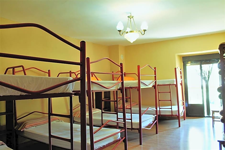 La Bodega Del Camino aka Albergue On TheLe