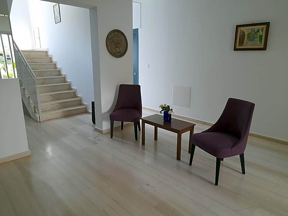 Filoxenia Hotel & Apartments