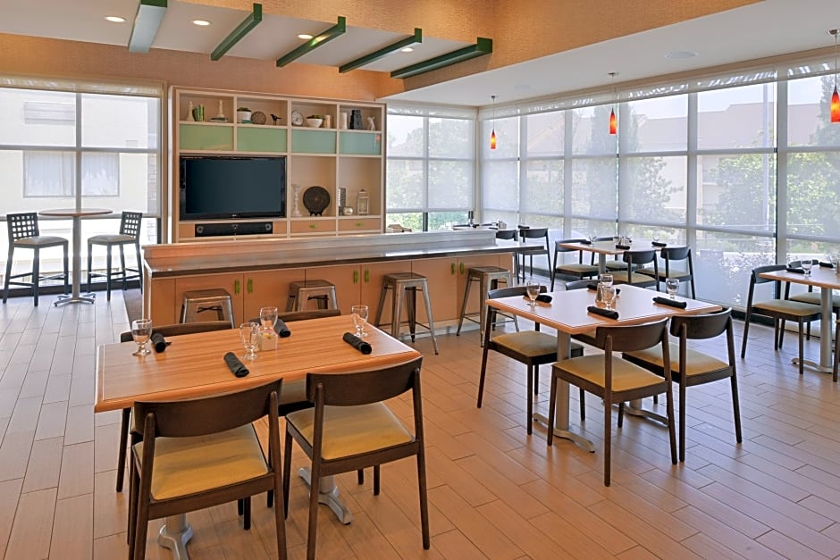 Holiday Inn Little Rock West Chenal Pkwy – Little Rock, AR