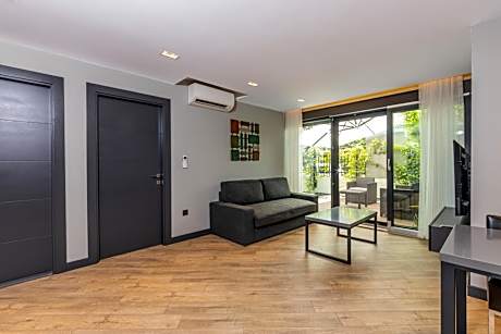 Suite with Garden View