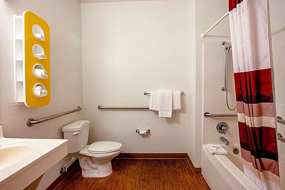 Seasons Inn Traverse City