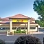 Super 8 by Wyndham Suwanee