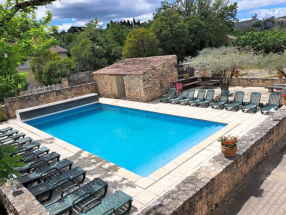 Logis Hôtel Restaurant L'Escarbille