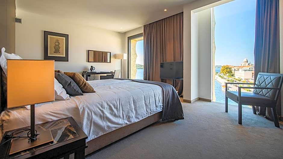 Bellevue Superior City Hotel