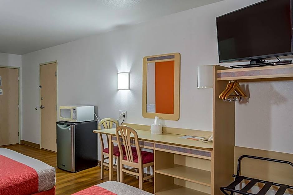 Motel 6-Redmond, OR