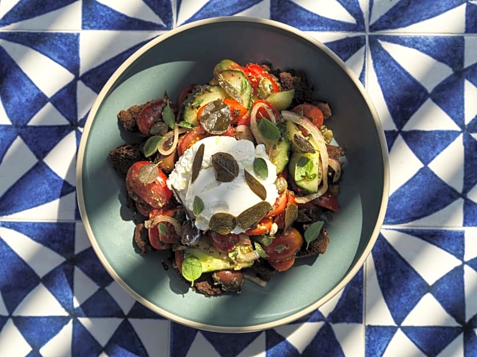 Minois Sugarcube Suites