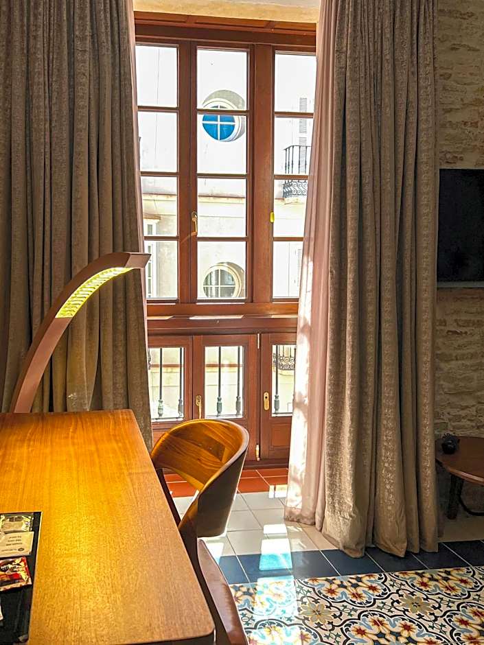 Anahita Boutique Hotel