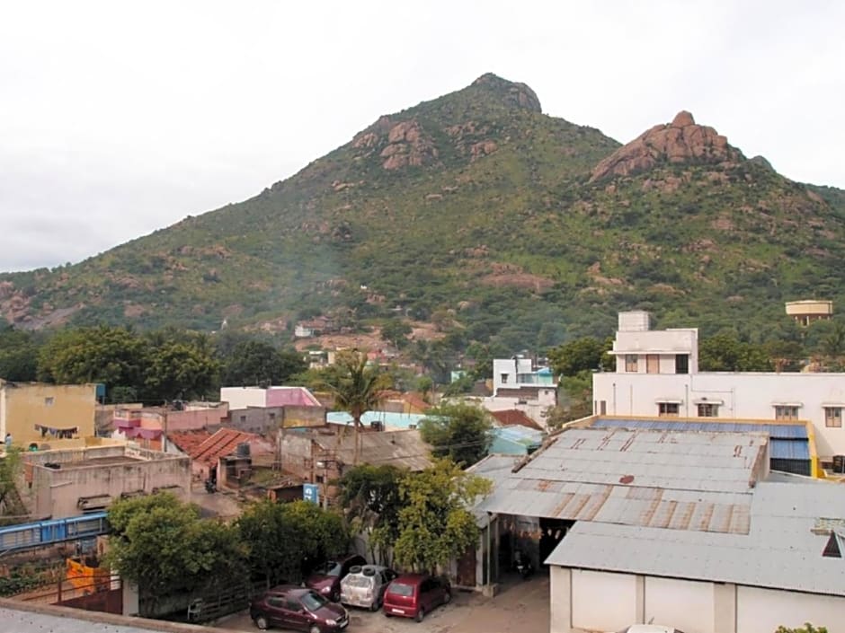 Arpanaa Hotel near Arunachaleswarar Temple