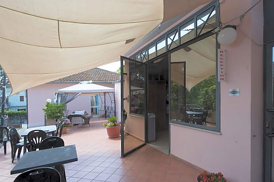 Hotel Athena