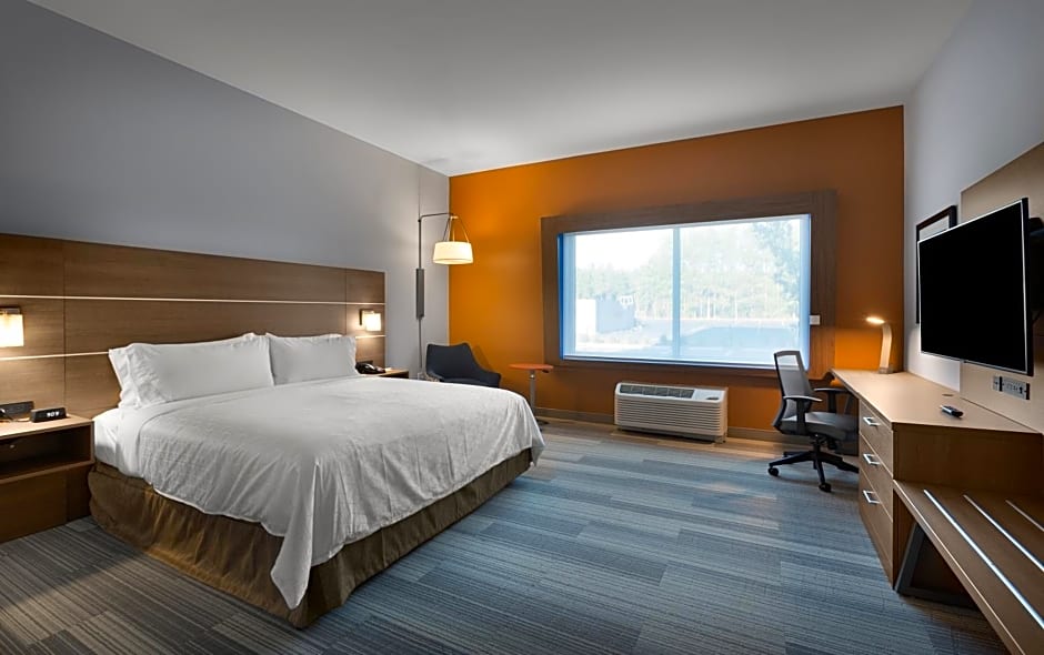 Holiday Inn Express & Suites - Fayetteville South, an IHG Hotel