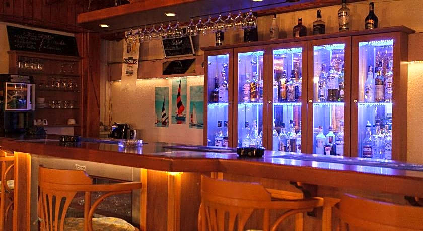 Perdikia Beach Hotel