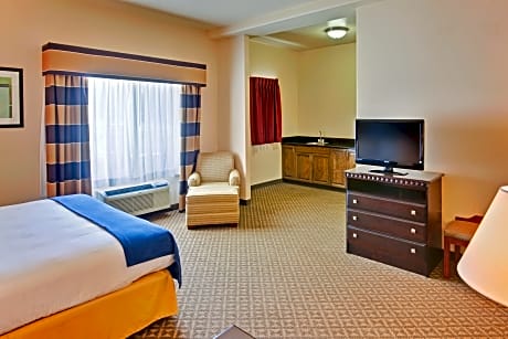 1 King Bed Suite