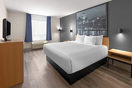 One King Bedroom - Non Smoking
