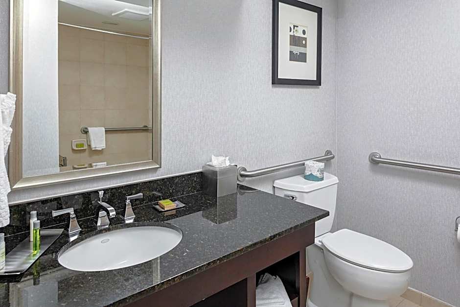 DoubleTree By Hilton Omaha Downtown