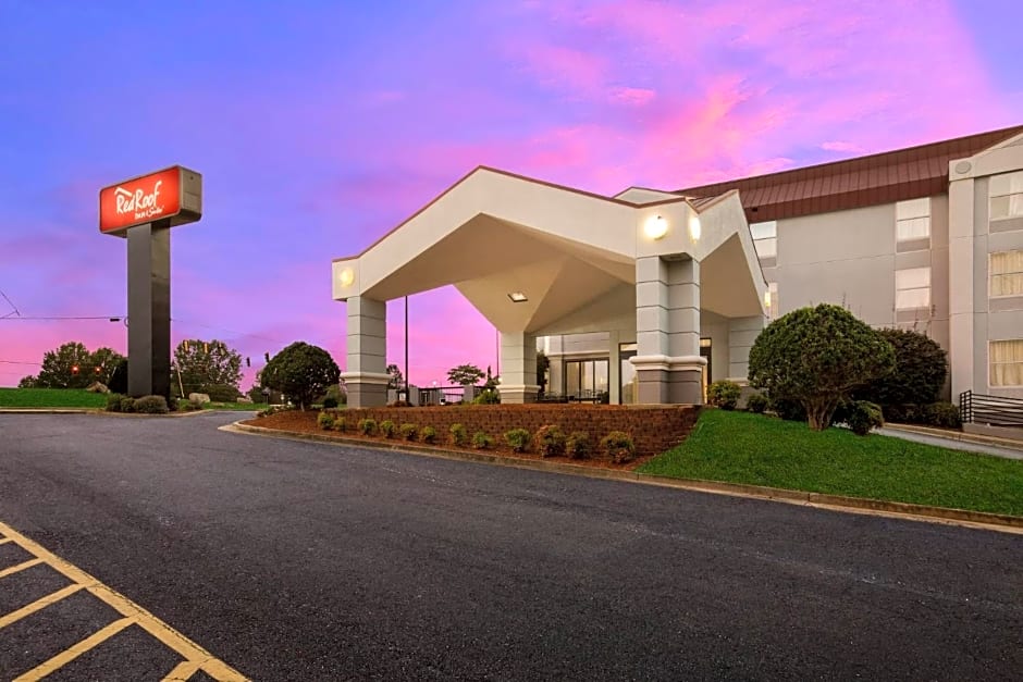 Red Roof Inn & Suites Newnan