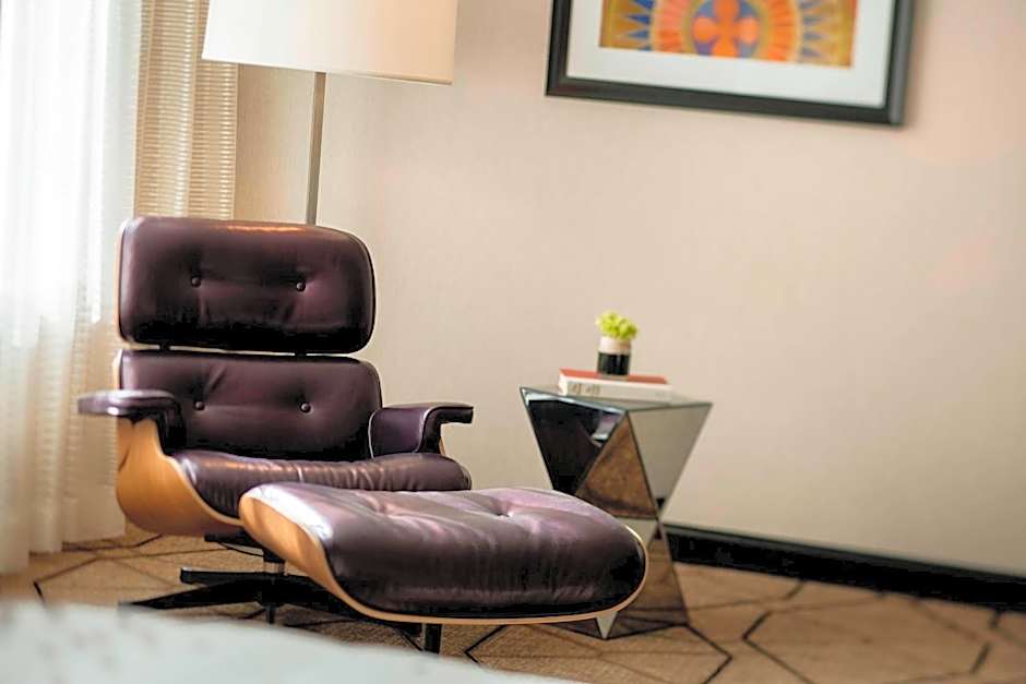 Renaissance by Marriott Denver Downtown City Center Hotel