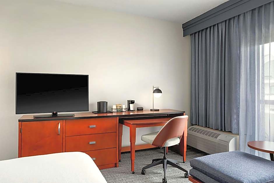 Courtyard by Marriott Minneapolis-St. Paul Airport