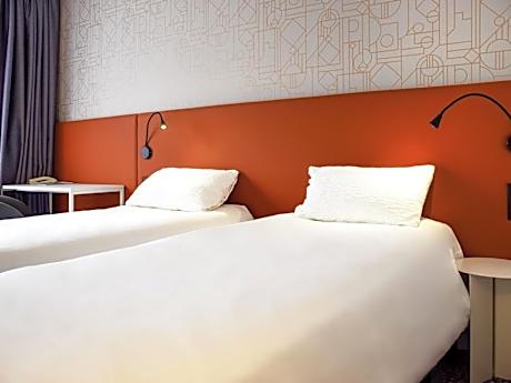 Standard Room with 2 Single Beds
