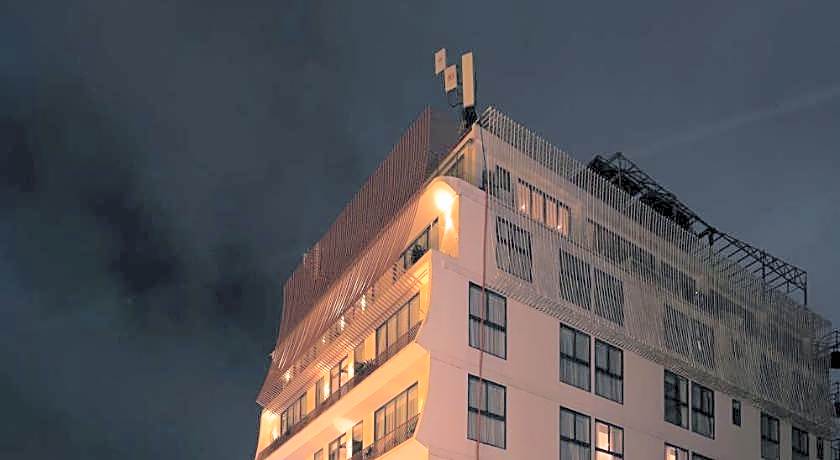 Len Hotel