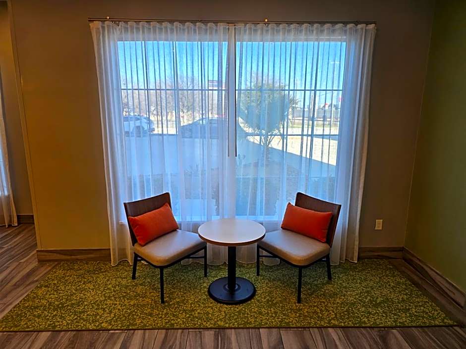 Spark by Hilton Selma