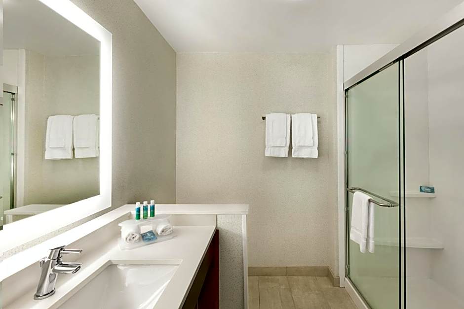 Holiday Inn Express & Suites Salisbury by IHG