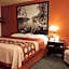 Hotel Iron Mountain Inn & Suites
