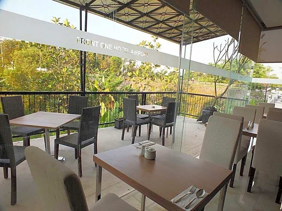 Front One Hotel Airport Solo