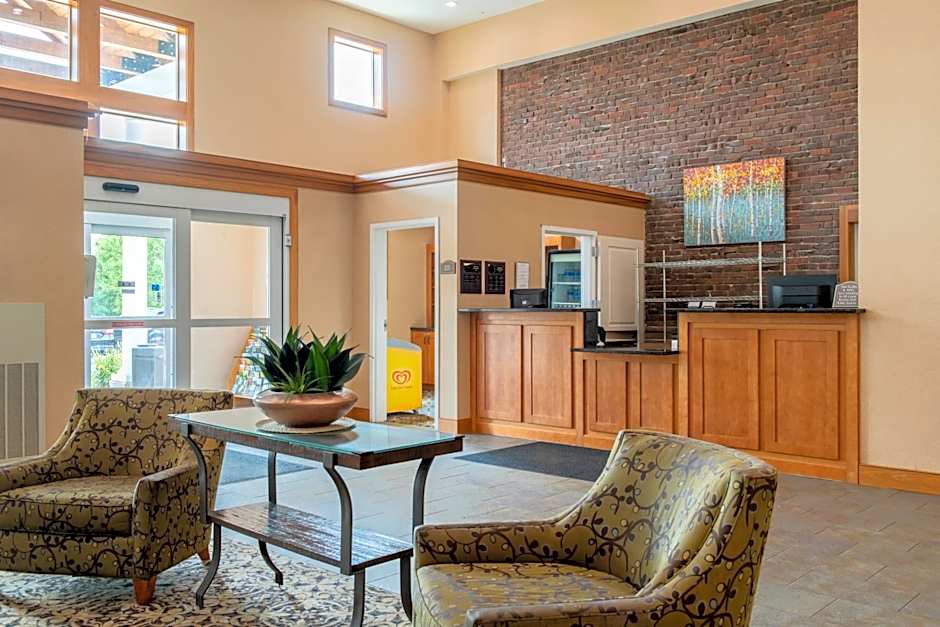 White River Inn & Suites