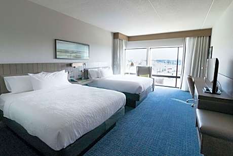 Deluxe Queen Room with Two Queen Beds and Bath Tub - Hearing Accessible