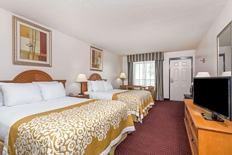 2 Queen Beds Smoking