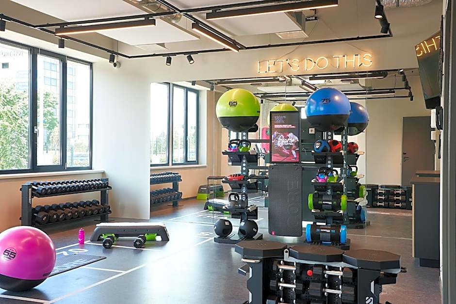 Moxy Amsterdam Schiphol Airport