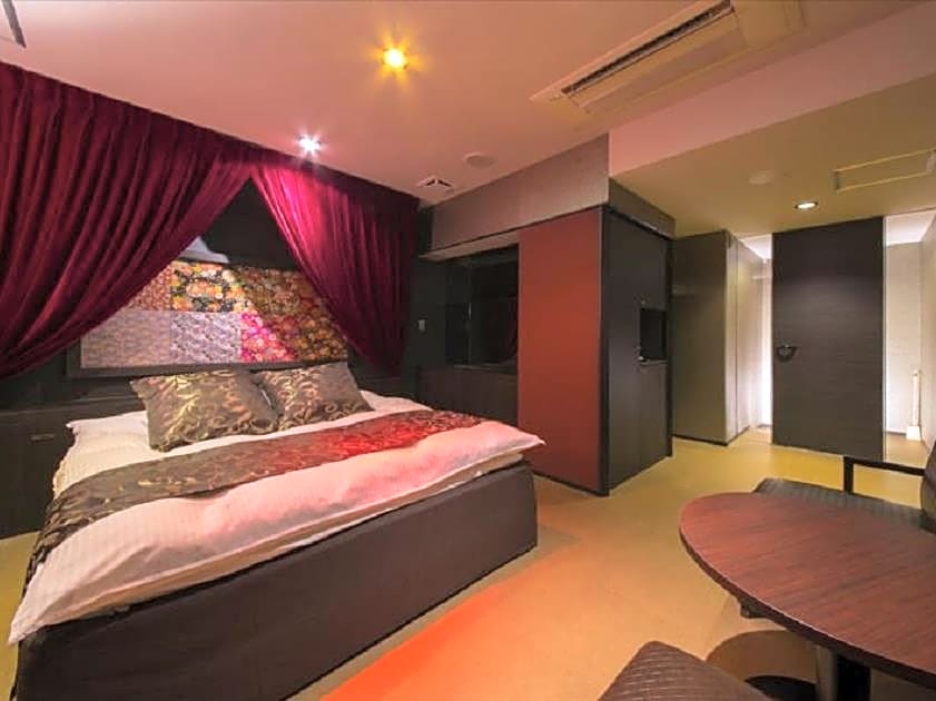 Hotel Beni West