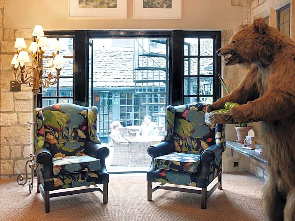 The Bear Of Rodborough Hotel