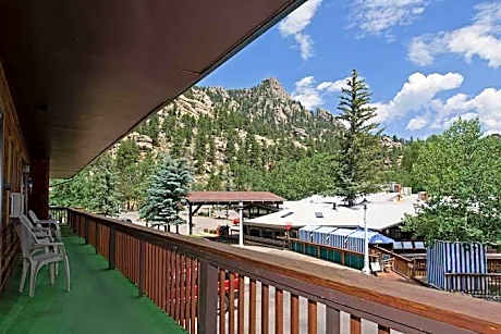 Nicky's Resort