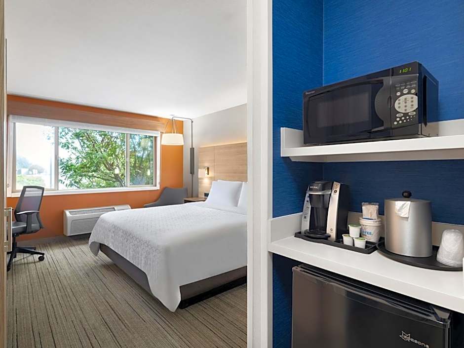 Holiday Inn Express Fort Bragg By IHG