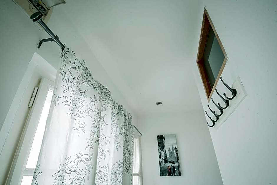 Charles Bridge Hostel & Apartments