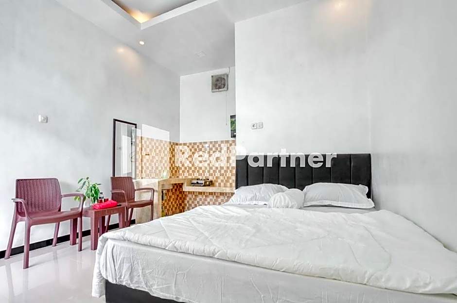 Griya Rahayu Guesthouse Mitra RedDoorz near Jatim Park 2 Batu