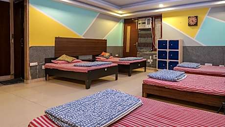 Bed in 8-Bed Mixed Dormitory Room