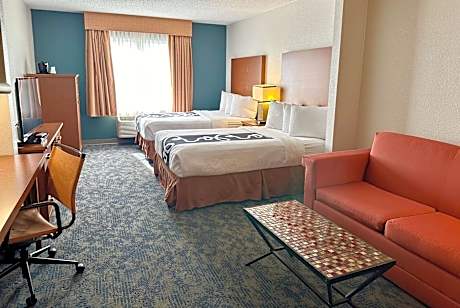 2 Double Beds Standard Suite Non-Smoking