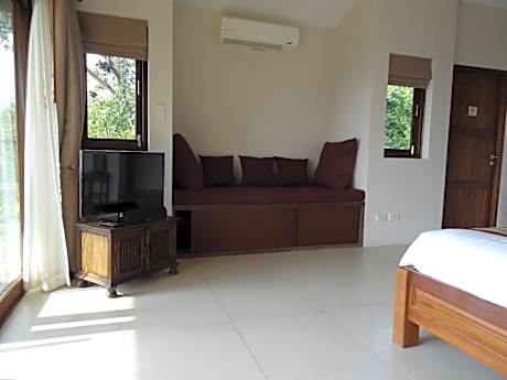 Studio with Sea View