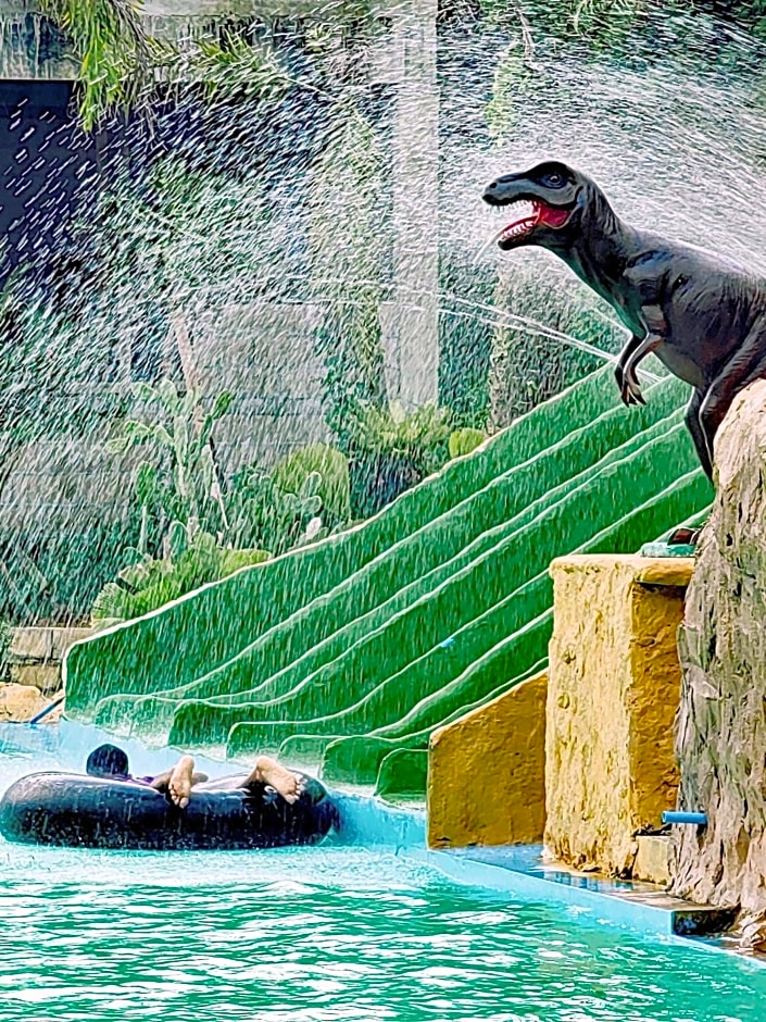 Trang Oasis Waterpark Hotel