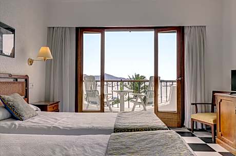 Twin or Double Room with Sea View