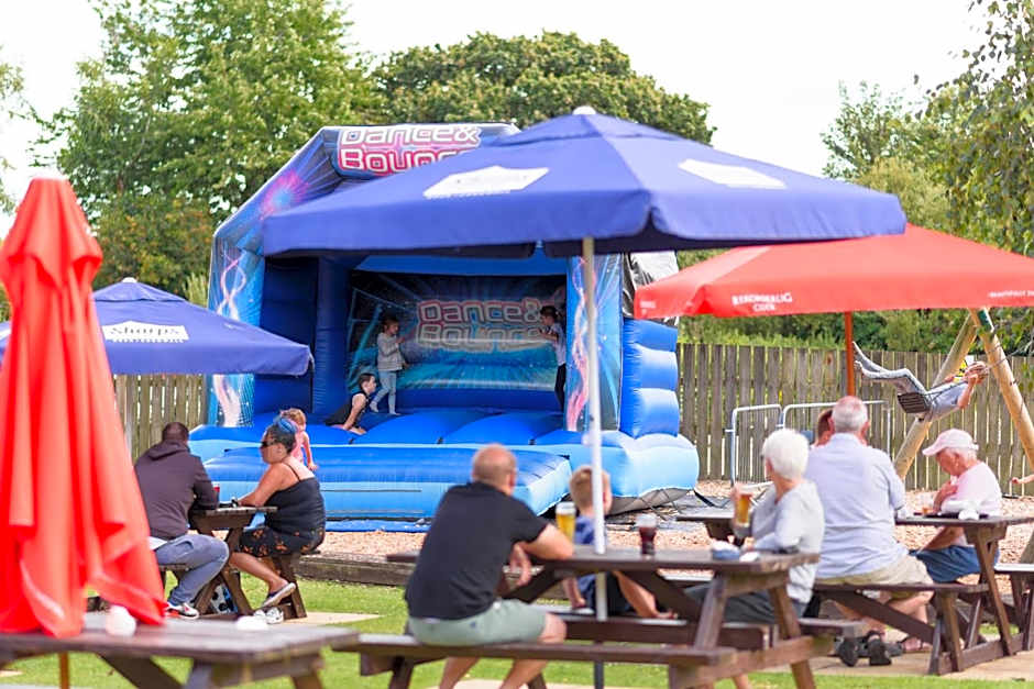 The Britannia Inn & Waves Restaurant